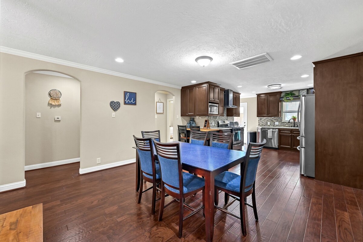 Photo 10 of Pet Friendly Home in Garden Oaks/Forest Oak area Lrg 4 Bedroom Home