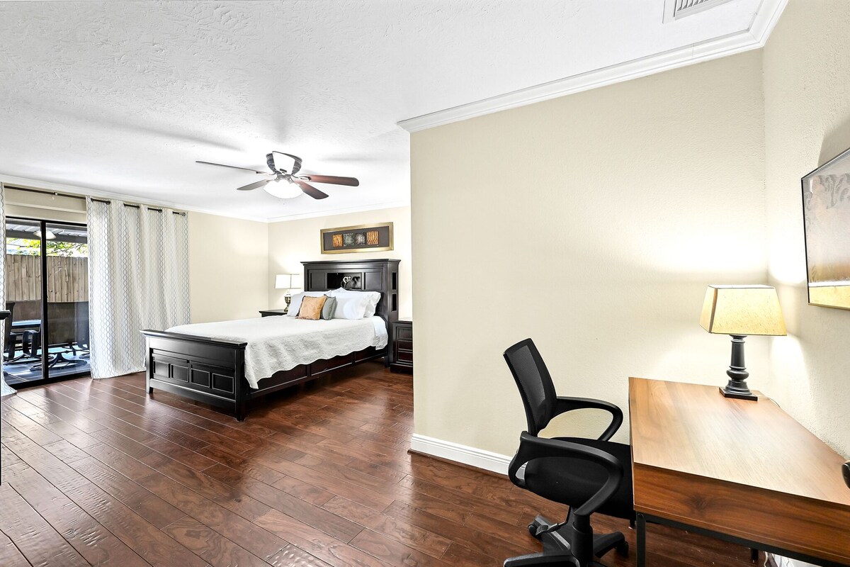 Photo 7 of Pet Friendly Home in Garden Oaks/Forest Oak area Lrg 4 Bedroom Home