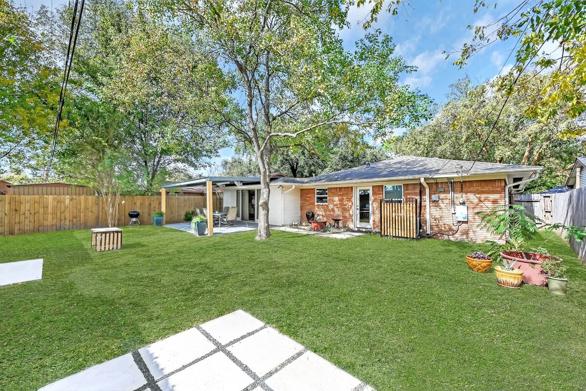 Photo 22 of Pet Friendly Home in Garden Oaks/Forest Oak area Lrg 4 Bedroom Home