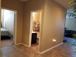 5 bedrooms, iron/ironing board, free WiFi, bed sheets