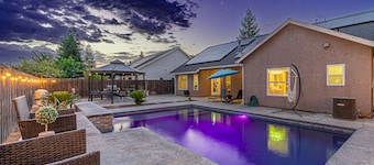 Beautiful home W/Pool Close to National Parks.