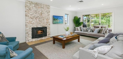 Pet friendly - Boroondara Getaway 700m to Sorrento Shops 900m to Beach
