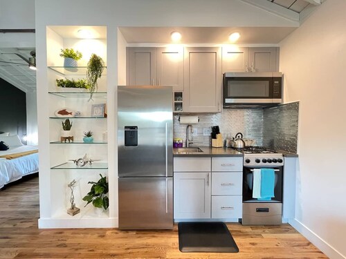 ☀10min→Airport☀65"Smart Tv☀Self Check-In☀5min→DTSA☀W/D