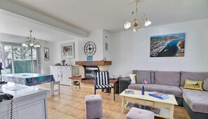 Fernseher, Kamin