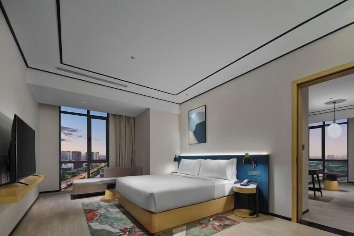 Minibar, in-room safe, blackout curtains, soundproofing