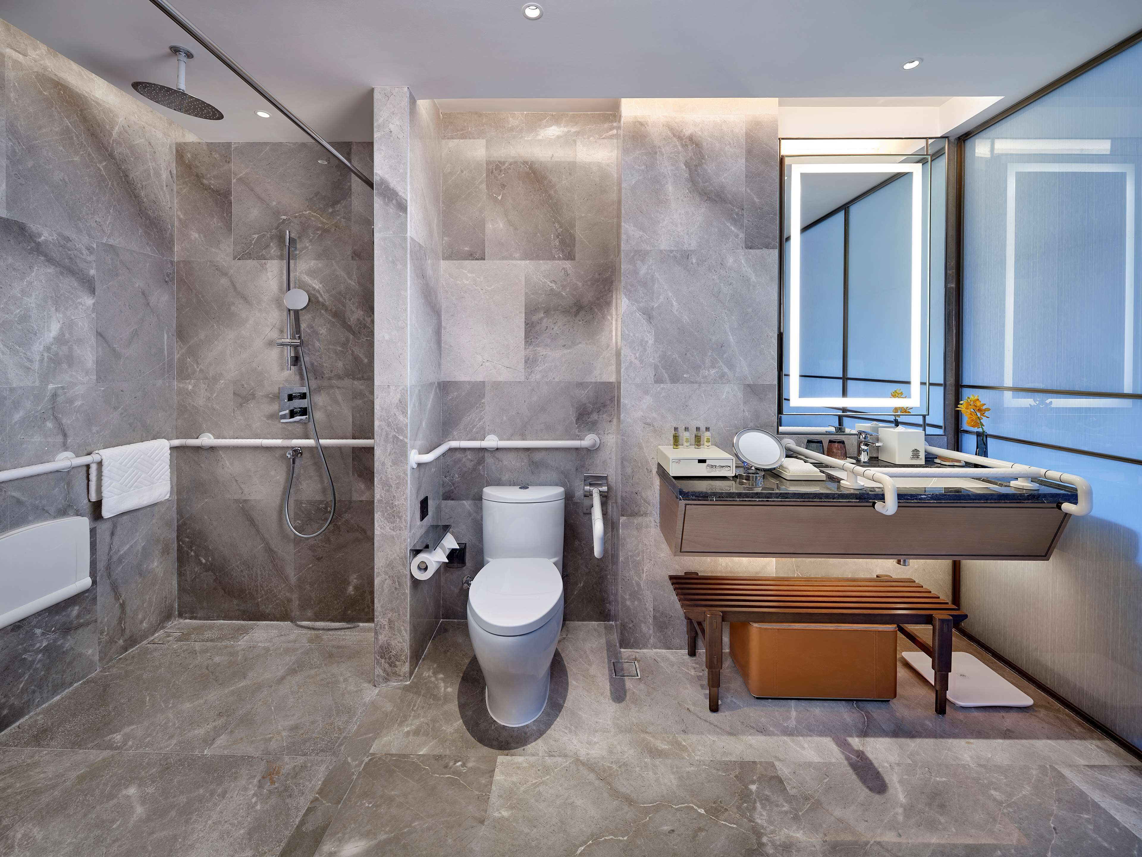 room, 1 king bed | 1 bedroom, down duvets, in-room safe, soundproofing