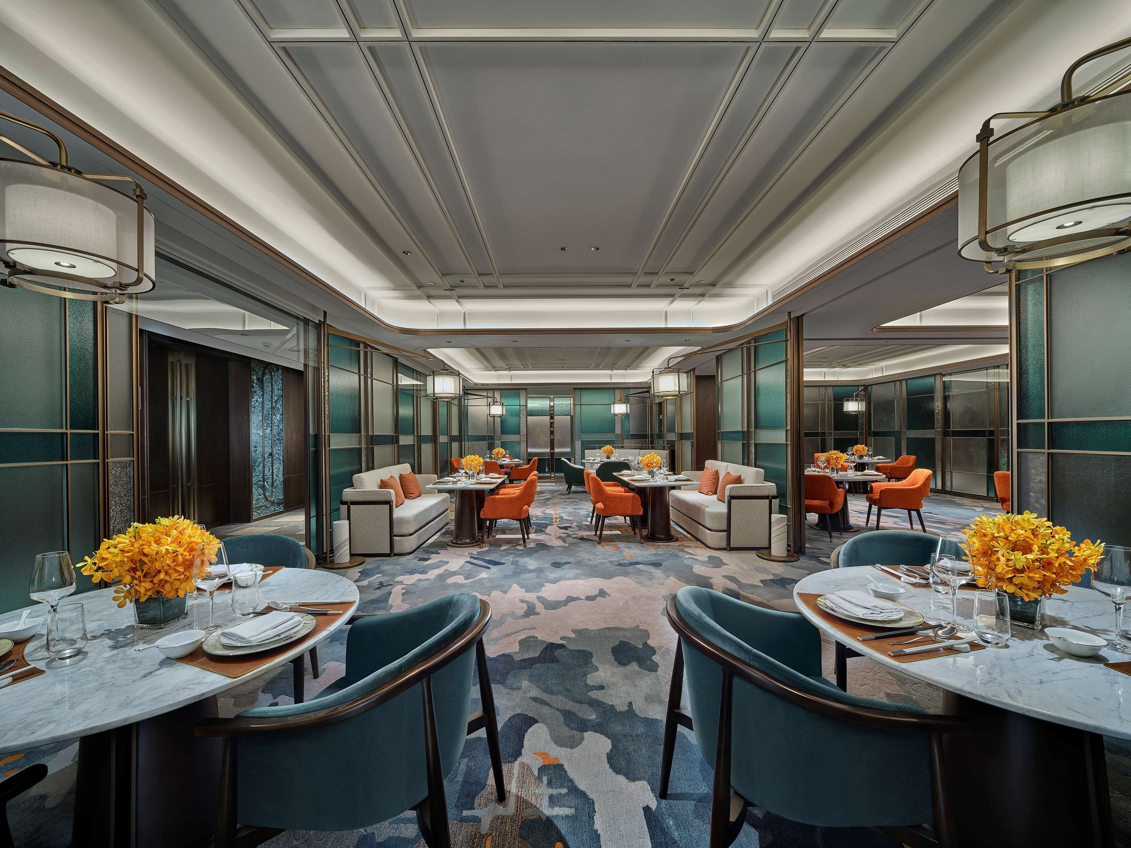 3 restaurants, breakfast, lunch, dinner served; chinese cuisine