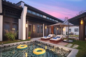 Presidential Villa, 1 King Bed | Down comforters, in-room safe, soundproofing, free cribs/infant beds