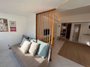 WiFi, bed sheets - Green Dream Studio by the beach by Trip2Portugal (Sesimbra)