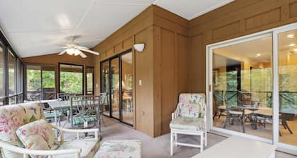 Welcome to Bigelowâs Water View Bungalow â Your Lake Retreat