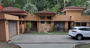 Property grounds - Casa Safari Maganda located in the middle of
paradise. (Tarcoles)