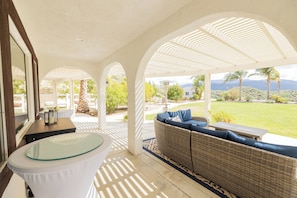 Outdoor dining - Custom Pool Home Surrounded by Wineries and a Quick 10min. Drive to Pechanga. (Temecula)