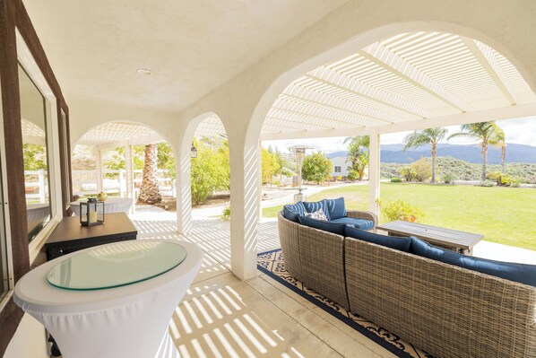 Outdoor dining - Custom Pool Home Surrounded by Wineries and a Quick 10min. Drive to Pechanga. (Temecula)