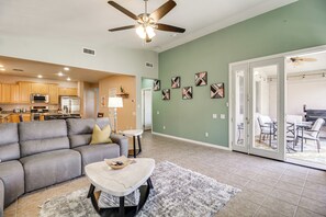 TV, video games, books - Golfer's Paradise: Oro Valley Home w/ Pool! (Oro Valley)