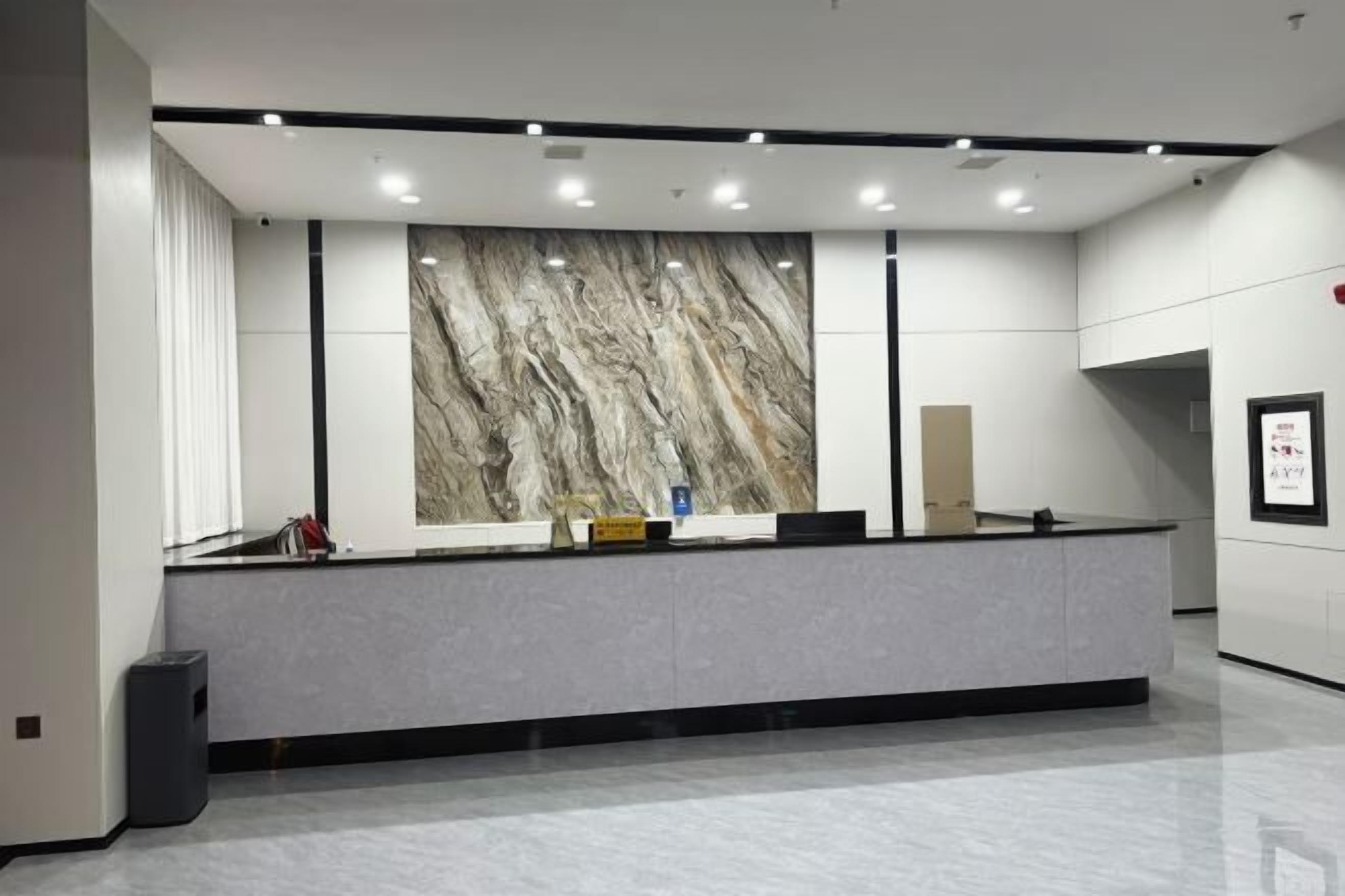 المنشأة من الداخل