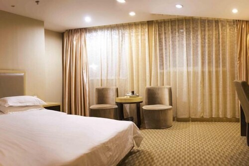 Dehua Longhu Boyue Hotel
