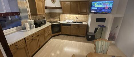 Refrigerador, microondas, horno, placa de cocina