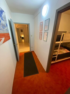 4 bedrooms, free WiFi, bed sheets