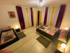 4 bedrooms, free WiFi, bed sheets