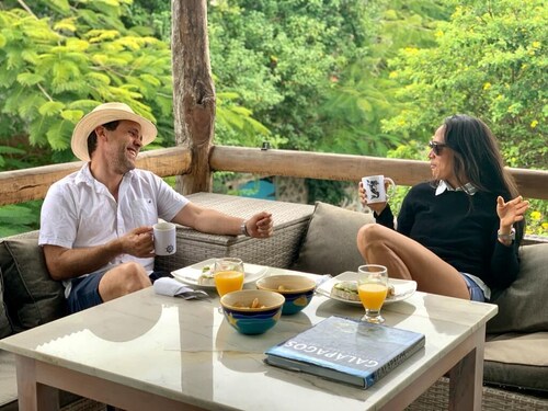 Modern apartment with 18 feet ceilings and private terrace with view to a park