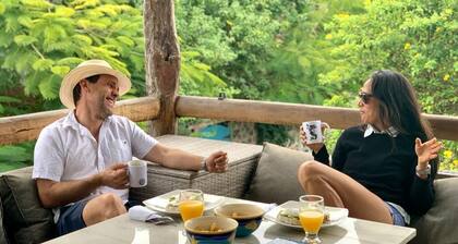 Modern apartment with 18 feet ceilings and private terrace with view to a park