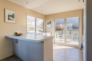 Premium Apartment | Private kitchen - Criffel Apartment (Wanaka)