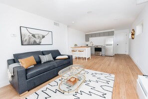 Smart TV y chimenea 
