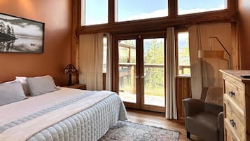 12 bedrooms, desk, iron/ironing board, free WiFi