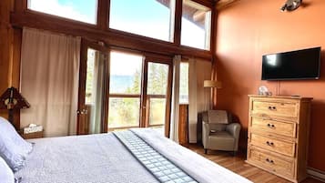 12 bedrooms, desk, iron/ironing board, free WiFi
