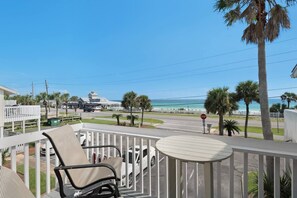Property grounds - Sand Pebbles 3*Gulf Views Galore | Private Beach | Dog Friendly | Beach Gears (Destin)