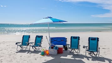 Una spiaggia nelle vicinanze