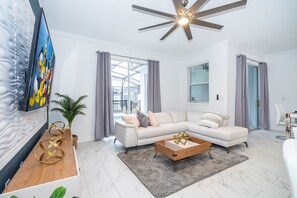 TV - SL2990 Storey Lake Condo 4 Beds  3 baths Private Pool and Free Waterpark (Kissimmee)