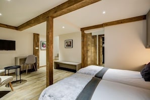 4 bedrooms, desk, travel crib, free WiFi