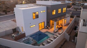 Exterior - Relax at Red Rock | Private Pool & Hot Tub (Washington)