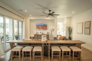 Dining - Relax at Red Rock | Private Pool & Hot Tub (Washington)