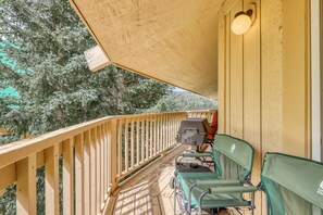 Property grounds - Two-Story Family-Friendly Condo + Loft w/Gas Fireplace, Gas Grill, and Balcony (Brian Head)