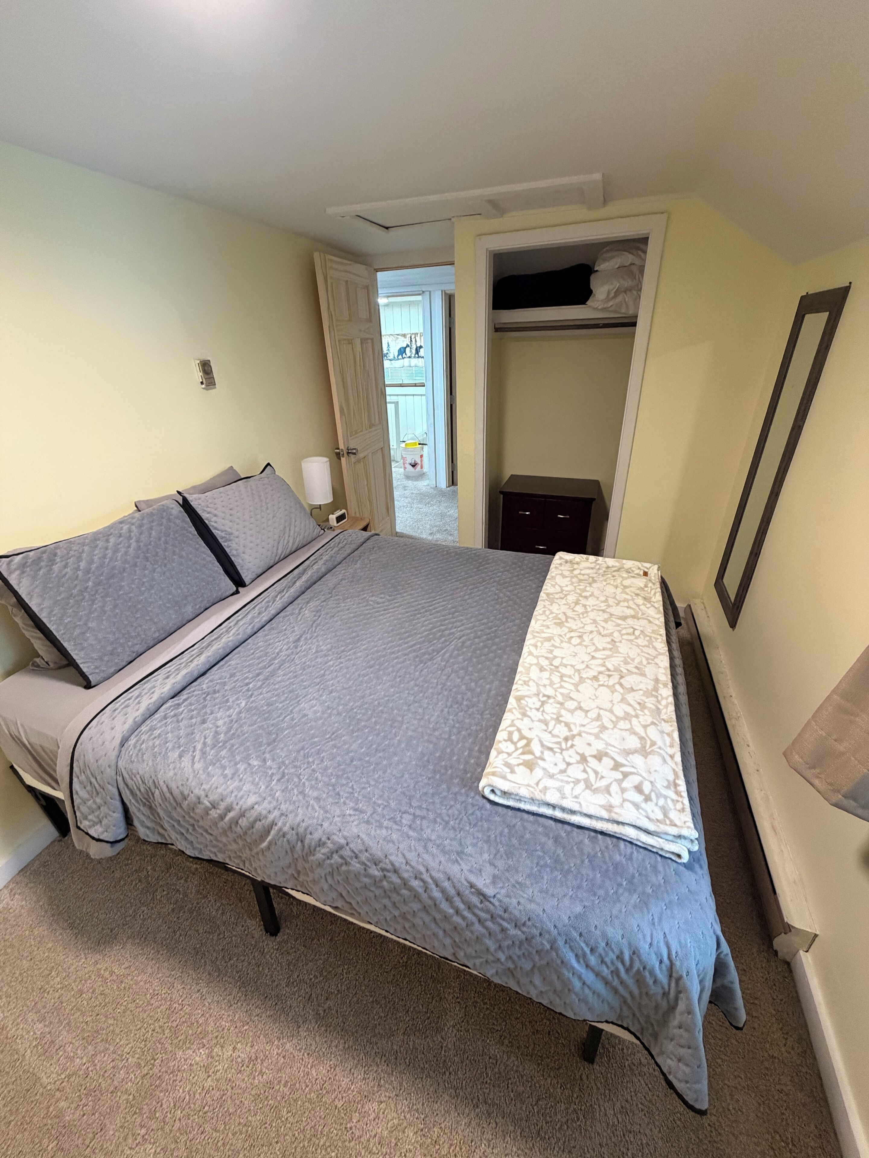 3 bedrooms, free WiFi, bed sheets, wheelchair access