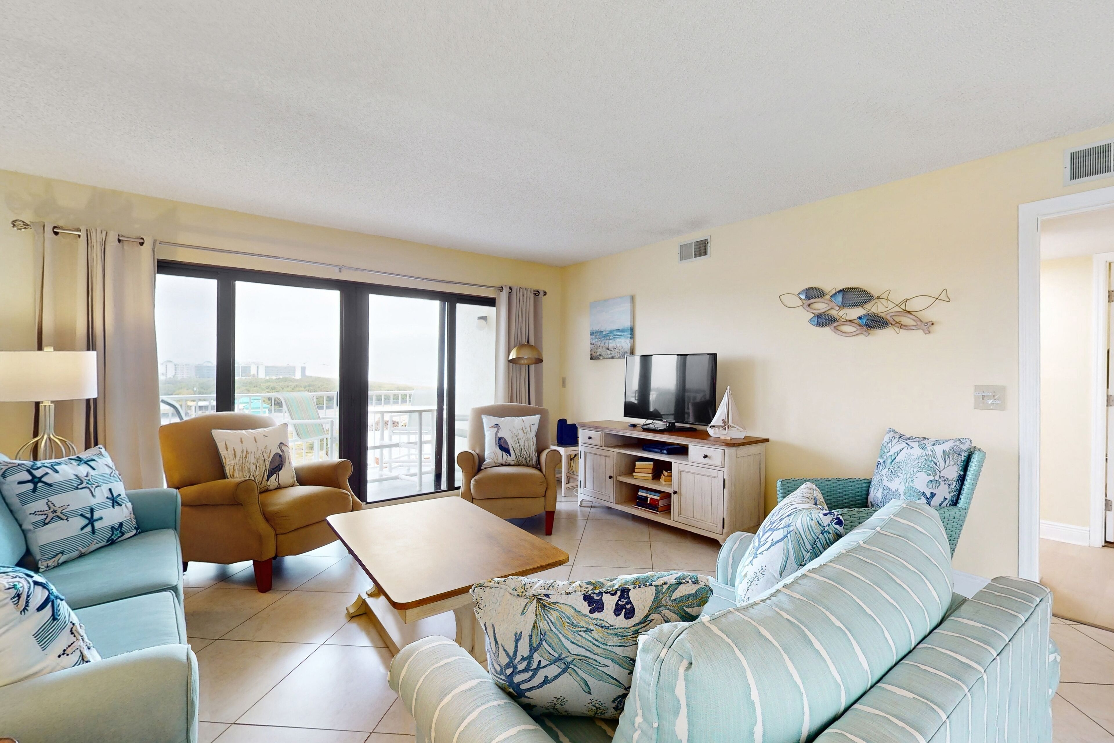 Incredible, newly renovated beach condo with balconies, AC, pool & hot tub