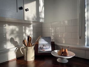 Interior - When a little white house in the country is all that is required! (Maffra)