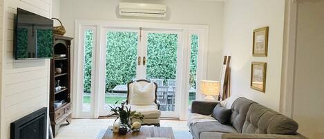 Smart-TV, peis og bordtennis