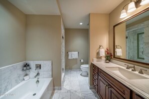 Appartement, 4 slaapkamers | Badkamer | Handdoeken, shampoo