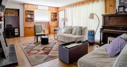 True Seattle, Mt Baker neighborhood Home 5 beds and 5 TVs