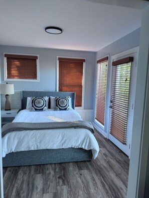 4 habitaciones, escritorio, tabla de planchar con plancha y wifi gratis 