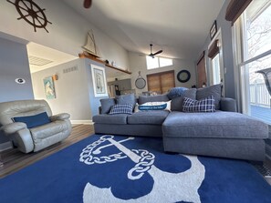 Smart-TV, Videospiele, DVD-Player, Bücher