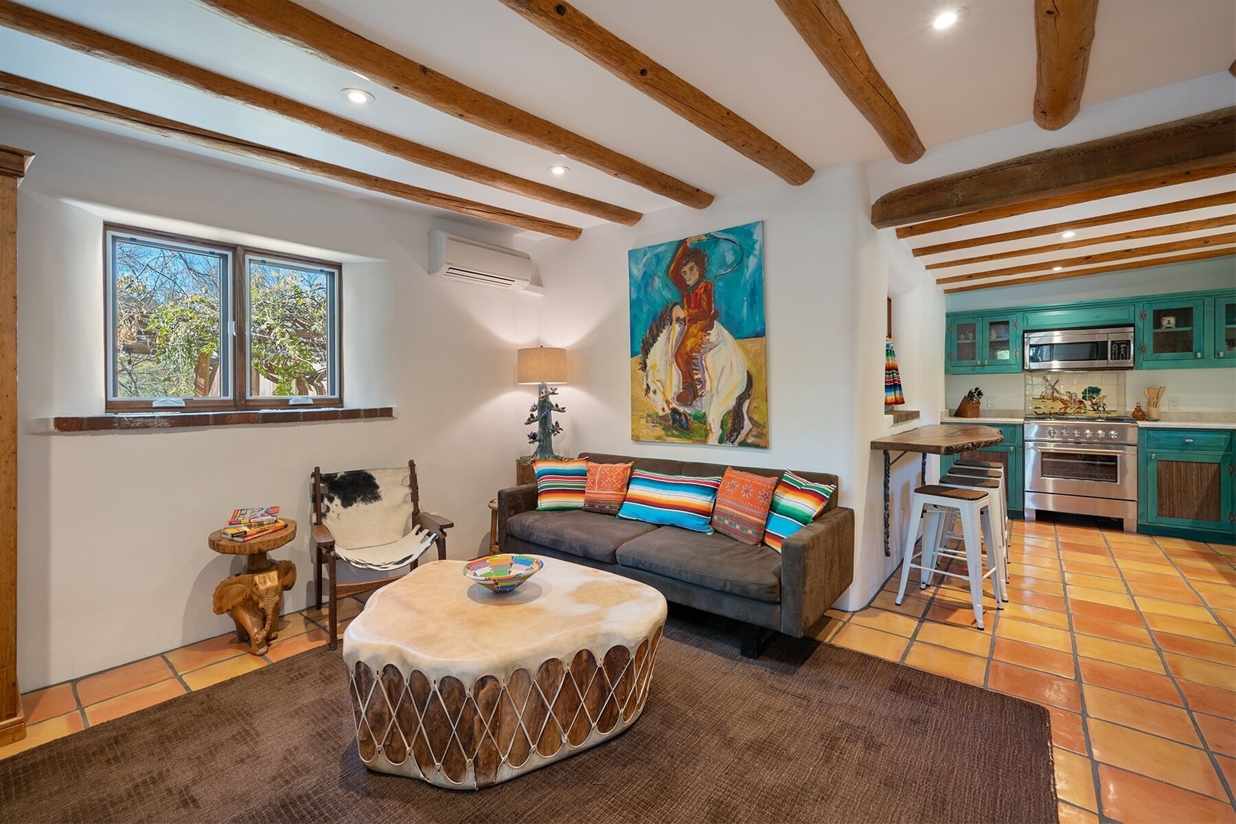 Dancing Hare - Colorful Renovated Adobe