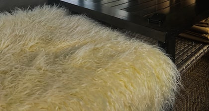 Charming Cottage! - 3 Bedrooms, 4 Beds, 2 Full Baths, 6 Adults