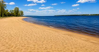 Maison Jean: at the beach on the St. Lawrence River