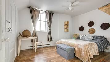 5 Schlafzimmer, Schreibtisch, Bügeleisen/Bügelbrett, Reisekinderbett