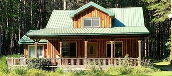 The Classic Cottage - Only one mile from the dunes!