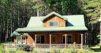 The Classic Cottage - Only one mile from the dunes!